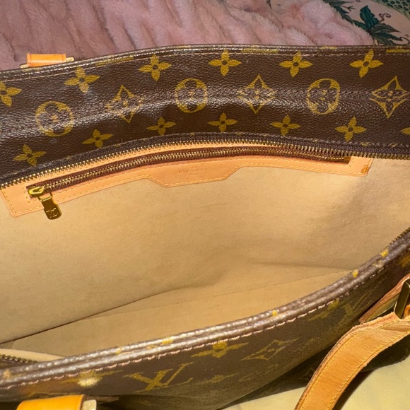 Authentic LV Tote - Picture 16 of 17